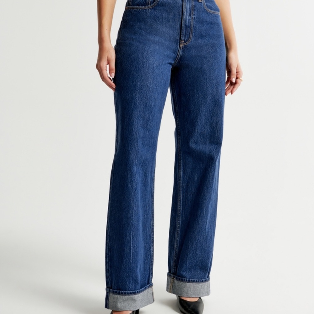 Abercrombie & Fitch Curve Love High Rise Loose Jean Dark with Cuff Hem short